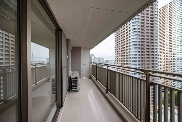 river point tower 2004 - 270253