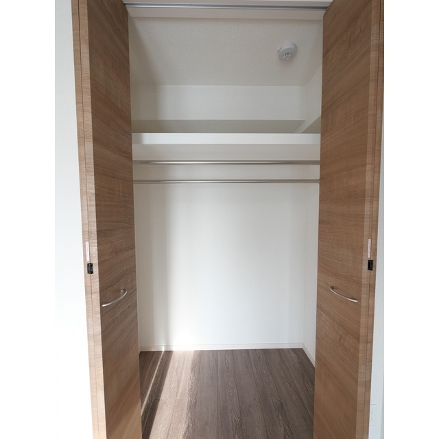 Alpha Court Oji 2 902 - 266256