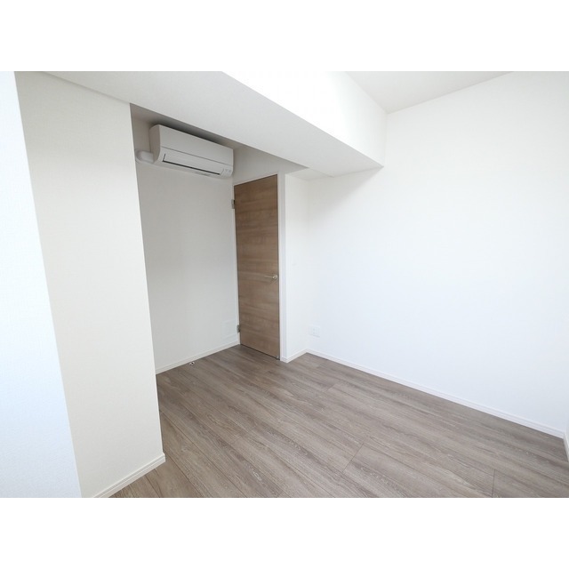 Alpha Court Oji 2 902 - 266263