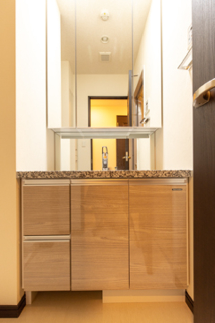 Grand Palace Tokyo Yaesu Avenue 411 - 270196