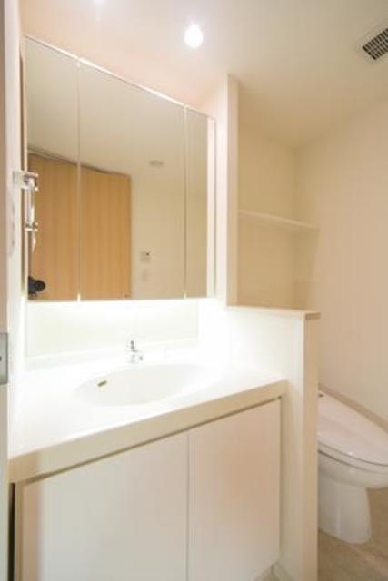 Unison Tower 1405 - 279086