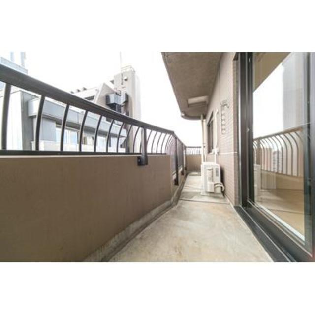 Centennial Tower 1402 - 292614