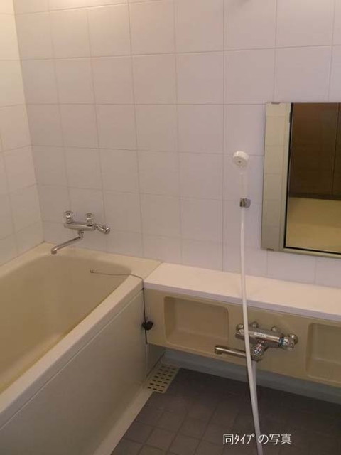 H&M Minami Aoyama EAST E201 - 296603