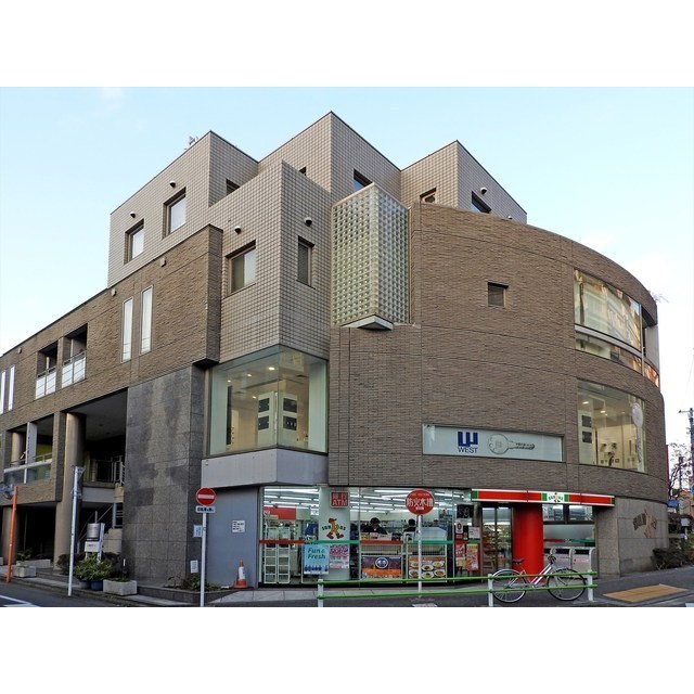 H&M Minami Aoyama EAST E201 - 296600