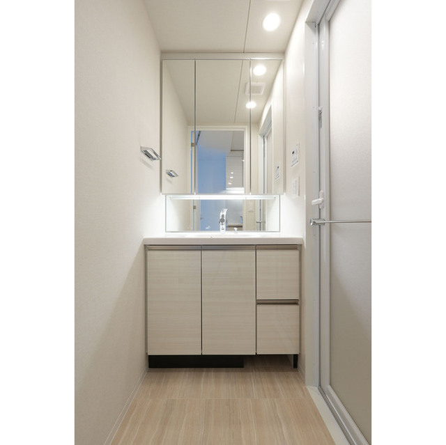 コンフォリア東新宿 719 - 297219