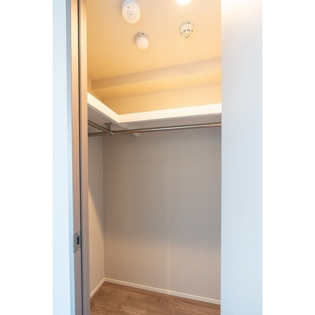 The glow Mita 403 - 297355