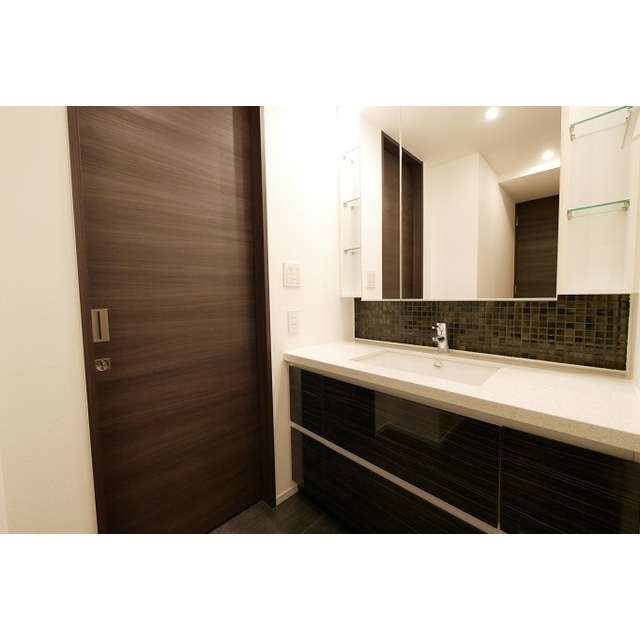 コンフォリア新宿イーストサイドタワー 2414 - 299857