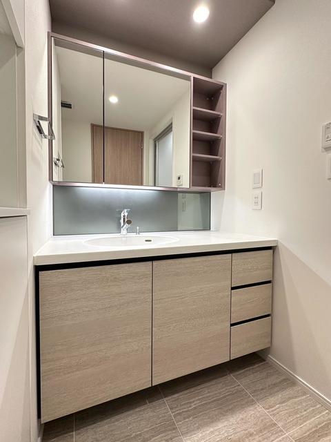 ＨＡＲＵＭＩ ＦＬＡＧ ＳＵＮ ＶＩＬＬＡＧＥ Ｄ棟 1107 - 302316