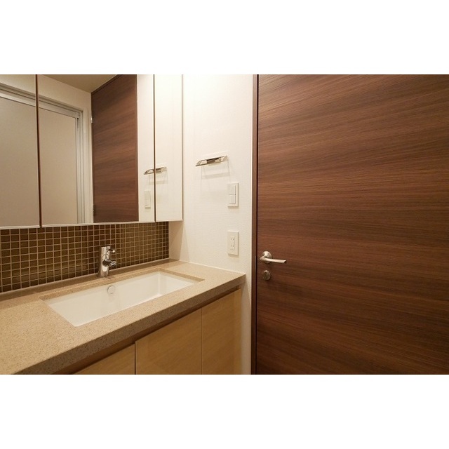 コンフォリア新宿イーストサイドタワー 1410 - 315517