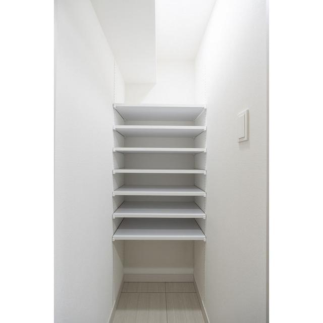 Conforia Liv Shimo-Ochiai 302 - 322744