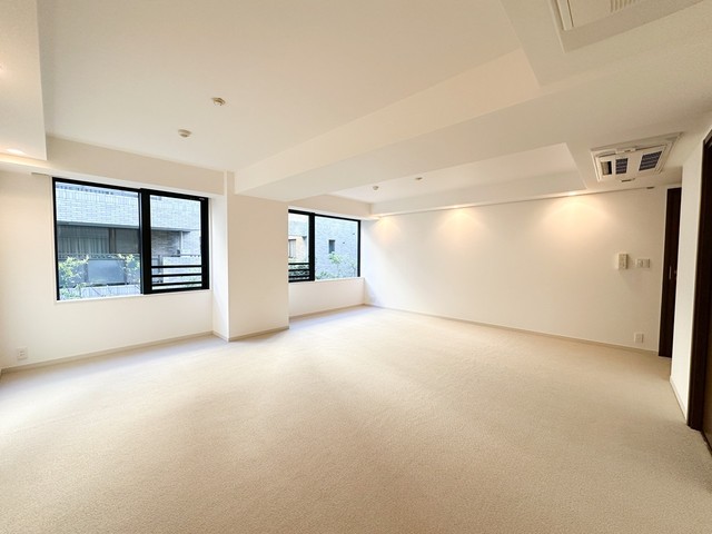 Residia Ichigaya Sadohara 201 - 327074